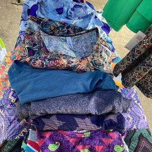 Small lot- 9 lularoe tops